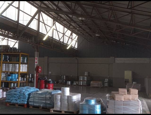 412M² BUILDING TO LET IN APEX